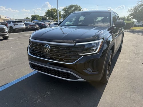 2026 Volkswagen Atlas Cross Sport 2.0T SE w/Technology and Panoramic Sunroof Package