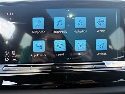 2026 Volkswagen Atlas Cross Sport 2.0T SE w/Technology and Panoramic Sunroof Package
