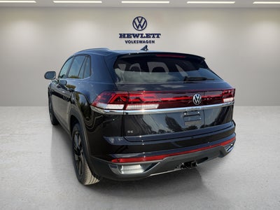 2026 Volkswagen Atlas Cross Sport 2.0T SE w/Technology and Panoramic Sunroof Package