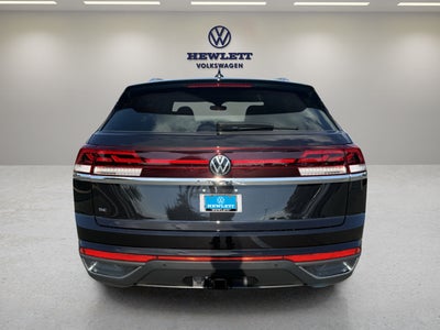 2026 Volkswagen Atlas Cross Sport 2.0T SE w/Technology and Panoramic Sunroof Package