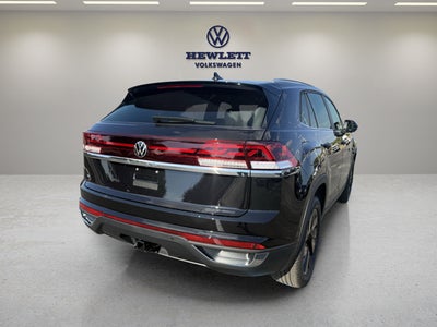 2026 Volkswagen Atlas Cross Sport 2.0T SE w/Technology and Panoramic Sunroof Package