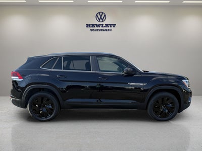 2026 Volkswagen Atlas Cross Sport 2.0T SE w/Technology and Panoramic Sunroof Package