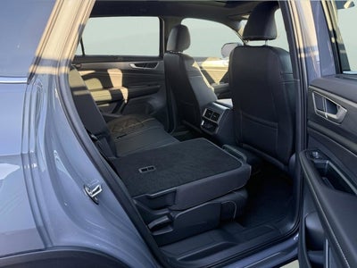 2026 Volkswagen Atlas Cross Sport 2.0T SE w/Technology and Panoramic Sunroof Package