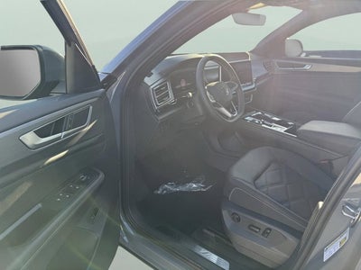 2026 Volkswagen Atlas Cross Sport 2.0T SE w/Technology and Panoramic Sunroof Package