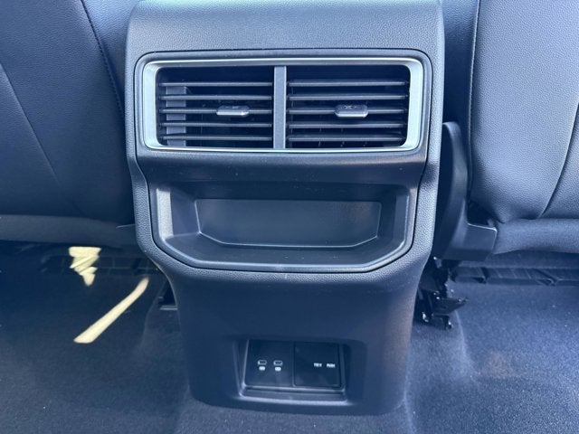 2026 Volkswagen Atlas Cross Sport 2.0T SE w/Technology and Panoramic Sunroof Package