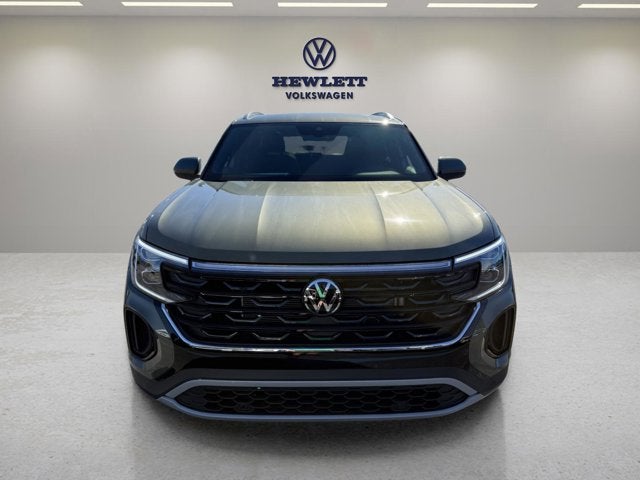 2026 Volkswagen Atlas Cross Sport 2.0T SE w/Technology and Panoramic Sunroof Package