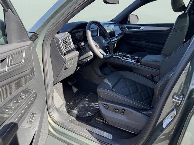 2026 Volkswagen Atlas Cross Sport 2.0T SE w/Technology and Panoramic Sunroof Package