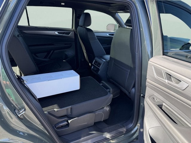 2026 Volkswagen Atlas Cross Sport 2.0T SE w/Technology and Panoramic Sunroof Package