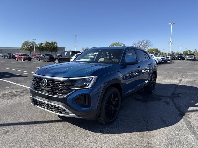 2026 Volkswagen Atlas Cross Sport 2.0T SE w/Technology and Panoramic Sunroof Package