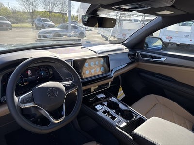 2026 Volkswagen Atlas Cross Sport 2.0T SE w/Technology and Panoramic Sunroof Package