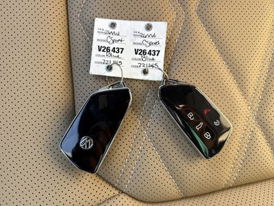 2026 Volkswagen Atlas Cross Sport 2.0T SE w/Technology and Panoramic Sunroof Package