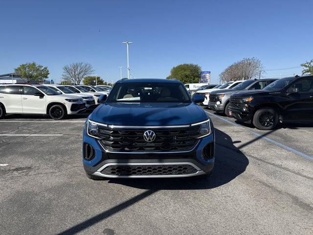 2026 Volkswagen Atlas Cross Sport 2.0T SE w/Technology and Panoramic Sunroof Package