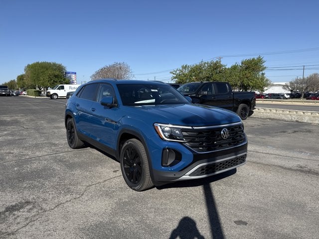 2026 Volkswagen Atlas Cross Sport 2.0T SE w/Technology and Panoramic Sunroof Package