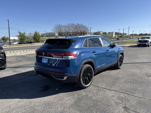 2026 Volkswagen Atlas Cross Sport 2.0T SE w/Technology and Panoramic Sunroof Package