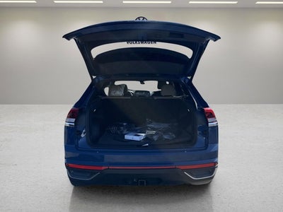 2026 Volkswagen Atlas Cross Sport 2.0T SE w/Technology and Panoramic Sunroof Package