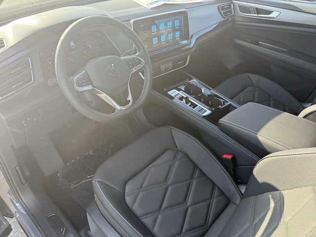 2026 Volkswagen Atlas Cross Sport 2.0T SE w/Technology and Panoramic Sunroof Package