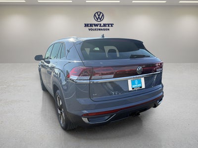 2026 Volkswagen Atlas Cross Sport 2.0T SE w/Technology and Panoramic Sunroof Package