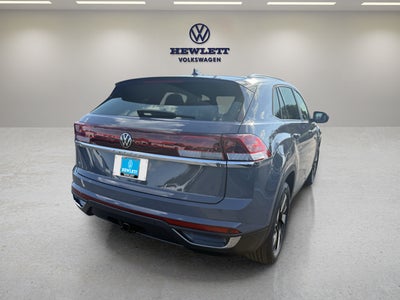 2026 Volkswagen Atlas Cross Sport 2.0T SE w/Technology and Panoramic Sunroof Package