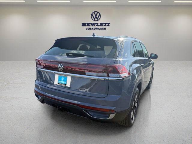 2026 Volkswagen Atlas Cross Sport 2.0T SE w/Technology and Panoramic Sunroof Package