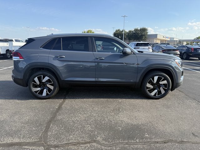 2026 Volkswagen Atlas Cross Sport 2.0T SE w/Technology and Panoramic Sunroof Package