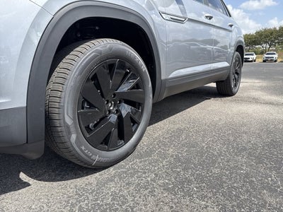 2026 Volkswagen Atlas Cross Sport 2.0T SE w/Technology and Panoramic Sunroof Package