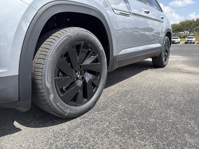 2026 Volkswagen Atlas Cross Sport 2.0T SE w/Technology and Panoramic Sunroof Package