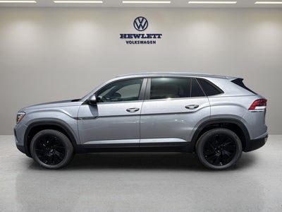 2026 Volkswagen Atlas Cross Sport 2.0T SE w/Technology and Panoramic Sunroof Package