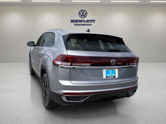 2026 Volkswagen Atlas Cross Sport 2.0T SE w/Technology and Panoramic Sunroof Package