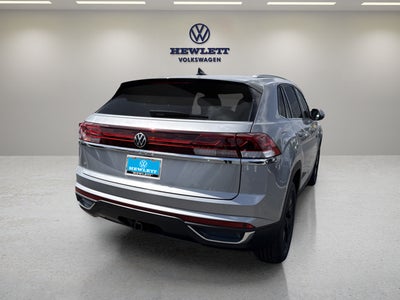2026 Volkswagen Atlas Cross Sport 2.0T SE w/Technology and Panoramic Sunroof Package
