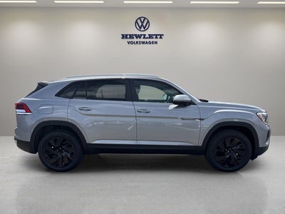 2026 Volkswagen Atlas Cross Sport 2.0T SE w/Technology and Panoramic Sunroof Package