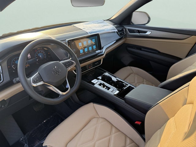 2026 Volkswagen Atlas Cross Sport 2.0T SE w/Technology and Panoramic Sunroof Package