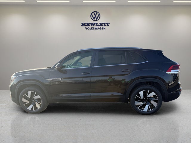 2026 Volkswagen Atlas Cross Sport 2.0T SE w/Technology and Panoramic Sunroof Package
