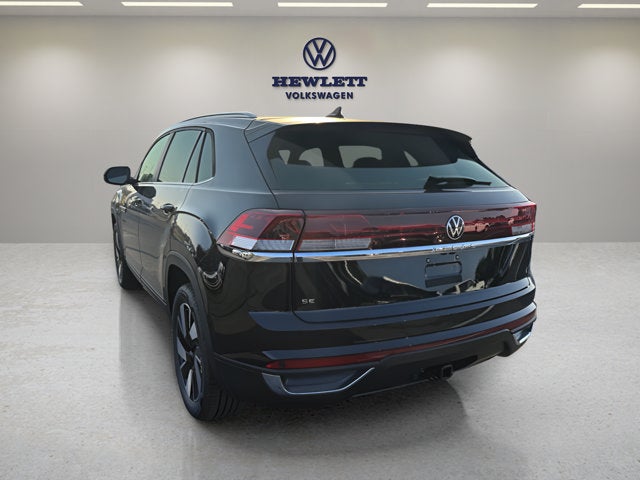 2026 Volkswagen Atlas Cross Sport 2.0T SE w/Technology and Panoramic Sunroof Package