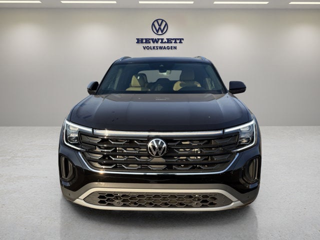 2026 Volkswagen Atlas Cross Sport 2.0T SE w/Technology and Panoramic Sunroof Package