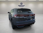 2026 Volkswagen Atlas Cross Sport 2.0T SE w/Technology and Panoramic Sunroof Package
