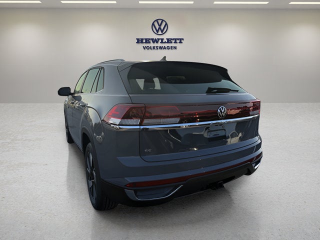 2026 Volkswagen Atlas Cross Sport 2.0T SE w/Technology and Panoramic Sunroof Package