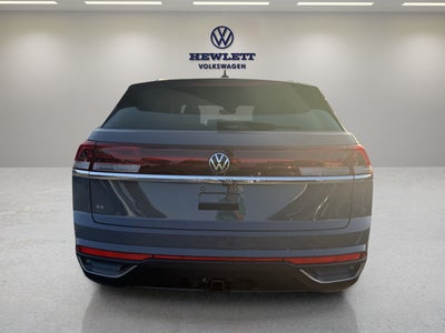2026 Volkswagen Atlas Cross Sport 2.0T SE w/Technology and Panoramic Sunroof Package