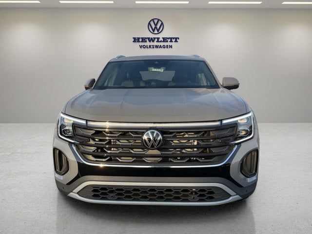 2026 Volkswagen Atlas Cross Sport 2.0T SE w/Technology and Panoramic Sunroof Package