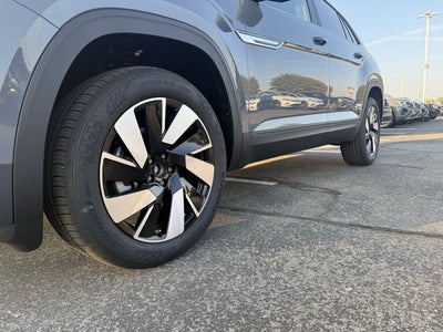 2026 Volkswagen Atlas Cross Sport 2.0T SE w/Technology and Panoramic Sunroof Package
