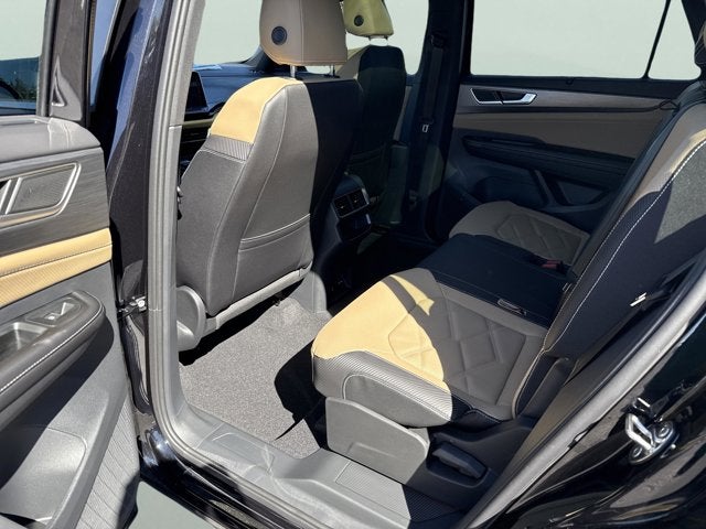 2026 Volkswagen Atlas Cross Sport 2.0T SE w/Technology and Panoramic Sunroof Package