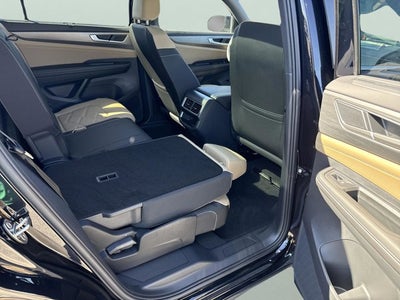 2026 Volkswagen Atlas Cross Sport 2.0T SE w/Technology and Panoramic Sunroof Package