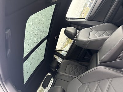 2026 Volkswagen Atlas Cross Sport 2.0T SE w/Technology and Panoramic Sunroof Package