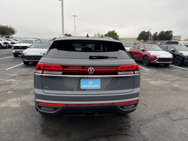 2026 Volkswagen Atlas Cross Sport 2.0T SE w/Technology and Panoramic Sunroof Package