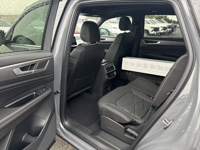 2026 Volkswagen Atlas Cross Sport 2.0T SE w/Technology and Panoramic Sunroof Package