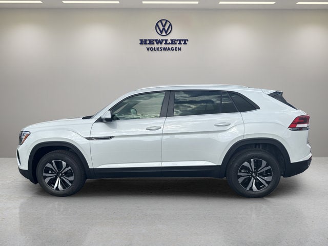 2026 Volkswagen Atlas Cross Sport 2.0T SE w/Technology and Panoramic Sunroof Package