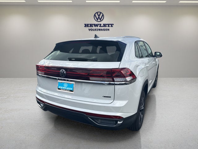 2026 Volkswagen Atlas Cross Sport 2.0T SE w/Technology and Panoramic Sunroof Package