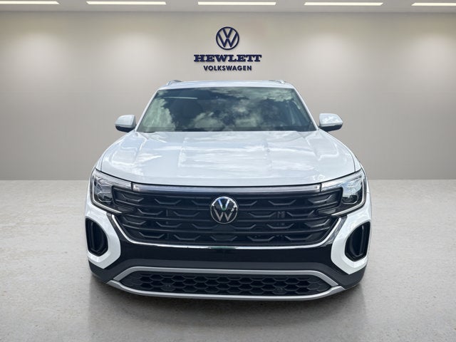 2026 Volkswagen Atlas Cross Sport 2.0T SE w/Technology and Panoramic Sunroof Package