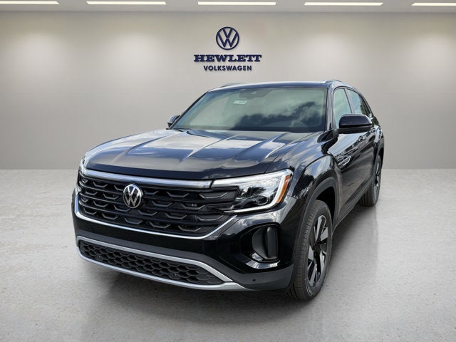 2026 Volkswagen Atlas Cross Sport 2.0T SE w/Technology and Panoramic Sunroof Package