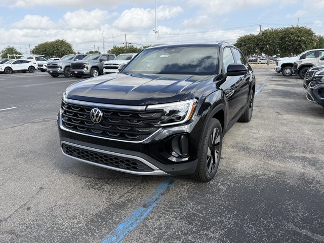 2026 Volkswagen Atlas Cross Sport 2.0T SE w/Technology and Panoramic Sunroof Package