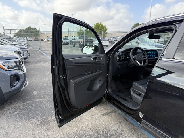 2026 Volkswagen Atlas Cross Sport 2.0T SE w/Technology and Panoramic Sunroof Package